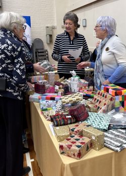 £2 Box Stall £2 Box Stall